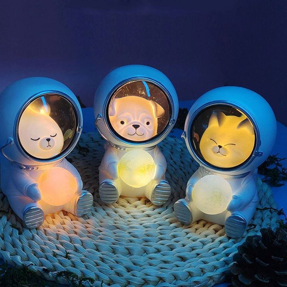 CosmoBuddy – The Astronaut Pet Lamp